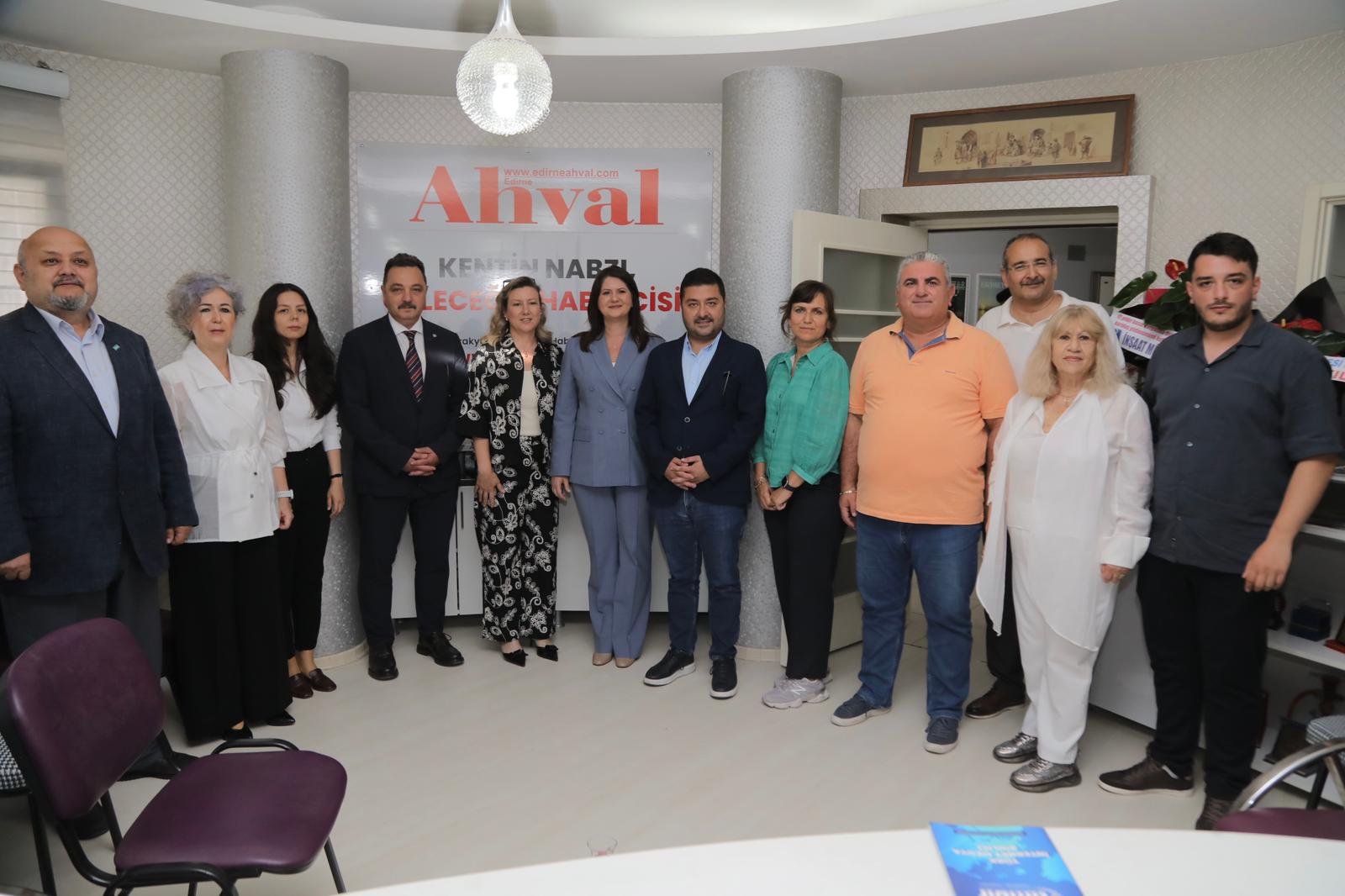 Edirne’de ilkeli, doğru ve objektif habercilik anlayışıyla kentin nabzını tutan, yerel basının güçlü sesi edirneahval.com internet haber sitesi, yayın hayatındaki 10’uncu yılını gururla kutladı.